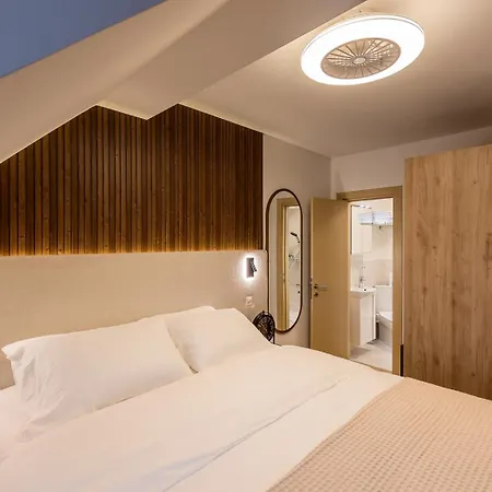 Deluxe Appart&hotel Kreis 4 *