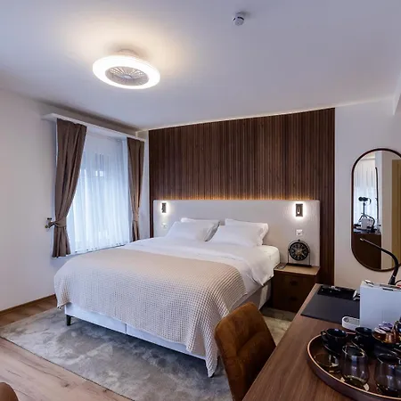 Deluxe & Kreis 4 Hotel Zurich