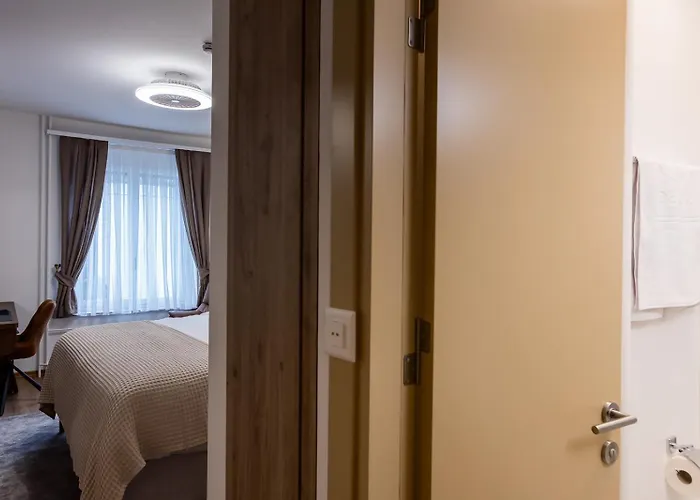 Hotel Deluxe & Kreis 4 Zurich