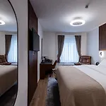 Deluxe & Kreis 4 * Zurich
