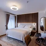 Deluxe & Kreis 4 Hotel Zurich