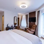 Deluxe & Kreis 4 * Zurich