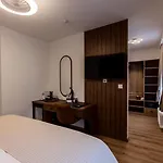 Deluxe & Kreis 4